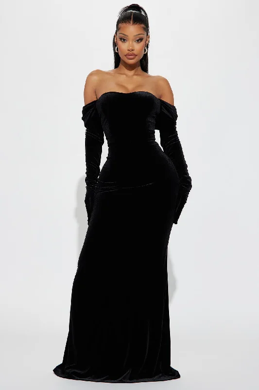 Fits Like A Glove Velvet Gown - Black